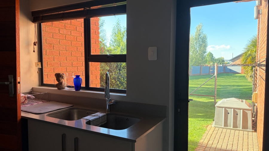 4 Bedroom Property for Sale in Grimbeeck Park North West